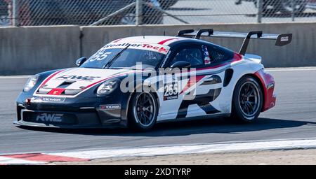 22. Juni 2024 James Li, Fahrer des RWE in Monterey, CA, USA, fährt während des Firestone Grand Prix des Monterey Porsche Challenge Race 2 auf dem WeatherTech Raceway Laguna Seca Monterey, CA Thurman James/CSM in Kurve 5 Stockfoto