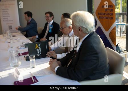 Brentwood Essex 24. Juni 2024 WahlkampfHustings, Brentwood Essex mit Alex Burghart, Konservative, Gareth Barrett, Labour, Paul Godfrey, Reformpartei, David Kendall, Liberaldemokraten, und Robin Tilbrook, englischer Demokrat, Quelle: Ian Davidson/Alamy Live News Stockfoto