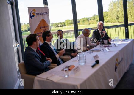 Brentwood Essex 24. Juni 2024 WahlkampfHustings, Brentwood Essex mit Alex Burghart, Konservative, Gareth Barrett, Labour, Paul Godfrey, Reformpartei, David Kendall, Liberaldemokraten, und Robin Tilbrook, englischer Demokrat, Quelle: Ian Davidson/Alamy Live News Stockfoto