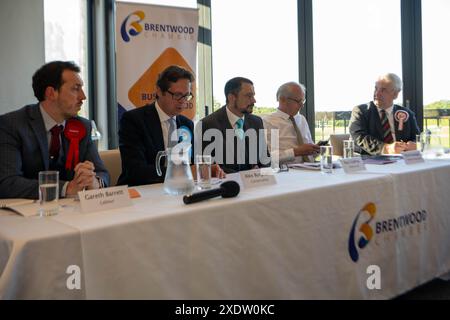 Brentwood Essex 24. Juni 2024 WahlkampfHustings, Brentwood Essex mit Alex Burghart, Konservative, Gareth Barrett, Labour, Paul Godfrey, Reformpartei, David Kendall, Liberaldemokraten, und Robin Tilbrook, englischer Demokrat, Quelle: Ian Davidson/Alamy Live News Stockfoto