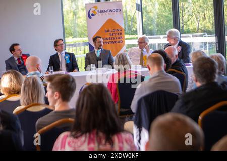 Brentwood Essex 24. Juni 2024 WahlkampfHustings, Brentwood Essex mit Alex Burghart, Konservative, Gareth Barrett, Labour, Paul Godfrey, Reformpartei, David Kendall, Liberaldemokraten, und Robin Tilbrook, englischer Demokrat, Quelle: Ian Davidson/Alamy Live News Stockfoto