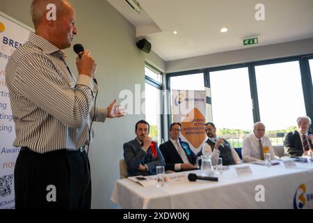 Brentwood Essex 24. Juni 2024 WahlkampfHustings, Brentwood Essex mit Alex Burghart, Konservative, Gareth Barrett, Labour, Paul Godfrey, Reformpartei, David Kendall, Liberaldemokraten, und Robin Tilbrook, englischer Demokrat, Quelle: Ian Davidson/Alamy Live News Stockfoto