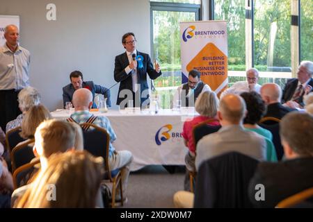 Brentwood Essex 24. Juni 2024 WahlkampfHustings, Brentwood Essex mit Alex Burghart, Konservative, Gareth Barrett, Labour, Paul Godfrey, Reformpartei, David Kendall, Liberaldemokraten, und Robin Tilbrook, englischer Demokrat, Quelle: Ian Davidson/Alamy Live News Stockfoto