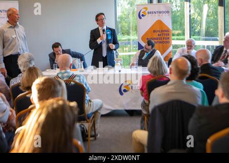 Brentwood Essex 24. Juni 2024 WahlkampfHustings, Brentwood Essex mit Alex Burghart, Konservative, Gareth Barrett, Labour, Paul Godfrey, Reformpartei, David Kendall, Liberaldemokraten, und Robin Tilbrook, englischer Demokrat, Quelle: Ian Davidson/Alamy Live News Stockfoto