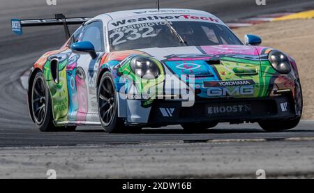 22. Juni 2024 Monterey, CA, USA GMG Racing Fahrer Kyle Washington, der beim Firestone Grand Prix des Monterey Porsche Challenge Race 2 auf dem WeatherTech Raceway Laguna Seca Monterey, CA Thurman James/CSM in Kurve 6 kommt Stockfoto