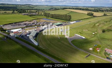 Drohnenblick auf den Kelso Race Course und den Kelso Golf Course, Kelso, Scottish Borders, Großbritannien Stockfoto