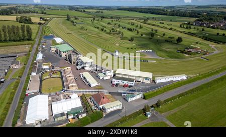 Drohnenblick auf den Kelso Race Course und den Kelso Golf Course, Kelso, Scottish Borders, Großbritannien Stockfoto