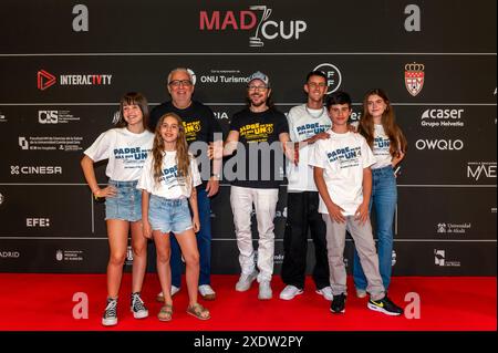 Madrid, Madrid, Spanien. Juni 2024. SANTIAGO SEGURA - LEO HARLEM und die Besetzung des Films ''Padre no Hey MAS que uno 4''.LUNA FULGENCIO - CALMA SEGURA - CARLOS GONZÃÂLEZ MOROLLÃ'N - SIRENA SEGURA. (Kreditbild: © Oscar Manuel Sanchez/ZUMA Press Wire) NUR REDAKTIONELLE VERWENDUNG! Nicht für kommerzielle ZWECKE! Stockfoto