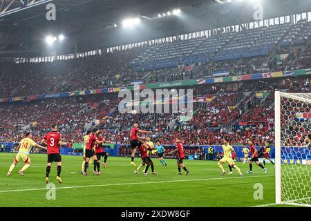 Düsseldorf, Deutschland. Juni 2024. Gesamtbild Fußballspiel zwischen den Nationalmannschaften Albaniens und Spaniens am dritten Spieltag in der Gruppe B in der Gruppenphase des UEFA Euro 2024 Turniers am Montag, den 24. Juni 2024 in Düsseldorf. Quelle: Sportpix/Alamy Live News Stockfoto