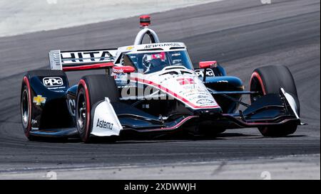 23. Juni 2024 Monterey, CA, USA Team Penske Fahrer Josef Newgarden (2) aus den Vereinigten Staaten kam aus Kurve 11 während des Firestone Grand Prix von Monterey IndyCar warm Up auf dem WeatherTech Raceway Laguna Seca Monterey, CA Thurman James/CSM Stockfoto