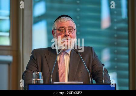 Oberrabbiner Pinchas Goldschmidt, Oberrabbiner und Praesident der Konferenz der Europaeischen Rabbiner CER am 24.06.2024. NUR REDAKTIONELLE VERWENDUNG *** Oberrabbiner Pinchas Goldschmidt, Oberrabbiner und Präsident der Konferenz der Europäischen Rabbiner CER am 24 06 2024 NUR REDAKTIONELLE VERWENDUNG Copyright: epd-bild/ChristianxDitsch D24D0624MosheRosenPreisFelixKlein180813 Stockfoto