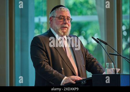 Oberrabbiner Pinchas Goldschmidt, Oberrabbiner und Praesident der Konferenz der Europaeischen Rabbiner CER am 24.06.2024. NUR REDAKTIONELLE VERWENDUNG *** Oberrabbiner Pinchas Goldschmidt, Oberrabbiner und Präsident der Konferenz der Europäischen Rabbiner CER am 24 06 2024 NUR REDAKTIONELLE VERWENDUNG Urheberrecht: epd-bild/ChristianxDitsch D24D0624MosheRosenPreisFelixKlein180932 Stockfoto