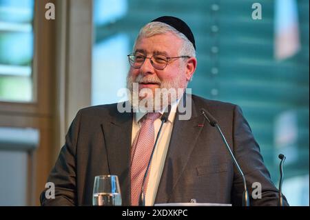 Oberrabbiner Pinchas Goldschmidt, Oberrabbiner und Praesident der Konferenz der Europaeischen Rabbiner CER am 24.06.2024. NUR REDAKTIONELLE VERWENDUNG *** Oberrabbiner Pinchas Goldschmidt, Oberrabbiner und Präsident der Konferenz der Europäischen Rabbiner CER am 24 06 2024 NUR REDAKTIONELLE VERWENDUNG Urheberrecht: epd-bild/ChristianxDitsch D24D0624MosheRosenPreisFelixKlein180732 Stockfoto