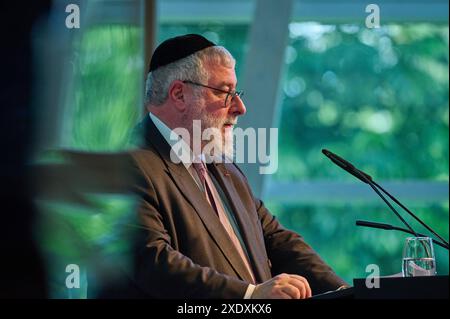 Oberrabbiner Pinchas Goldschmidt, Oberrabbiner und Praesident der Konferenz der Europaeischen Rabbiner CER am 24.06.2024. NUR REDAKTIONELLE VERWENDUNG *** Oberrabbiner Pinchas Goldschmidt, Oberrabbiner und Präsident der Konferenz der Europäischen Rabbiner CER am 24 06 2024 NUR REDAKTIONELLE VERWENDUNG Copyright: epd-bild/ChristianxDitsch D24D0624MosheRosenPreisFelixKlein181302 Stockfoto