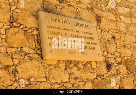 Erofyli / Erofill Freilichttheater / Fortezz Festung, Rethymno, Kreta, Griechenland im Jahr 2024. Der Komplex enthält auch das Erofil-Theater, verschiedene Tore und Kirchen, das Haus der Räte, den Bischofspalast usw. Das fortezza aus dem 16. Jahrhundert wurde von den Venezianern erbaut, die Kreta 1204-1669 besetzten, um die Stadt vor den osmanischen Invasionen zu schützen – Υπαίθριο θέατρο Erofyli / Erofill / Φρούριο Fortezz, Κρήτη, Ρέθυμνο Ελλάδα το 2024. Stockfoto