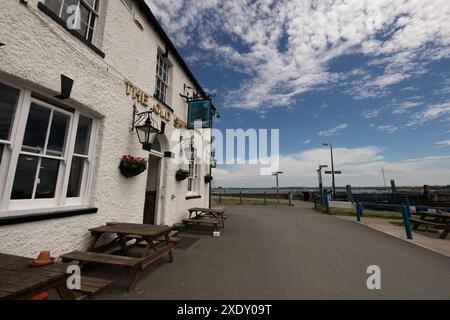 The Old Ship Pub im Heybridge Basin, Maldon, Essex UK Stockfoto