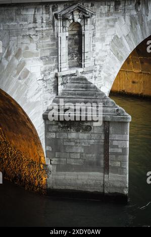 Diamantspitze cutwater in der Pont Marie, über der seine, in Paris Stockfoto