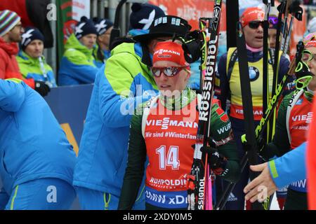 IBU Biathlon Mass Start Damen 12,5 km Stockfoto