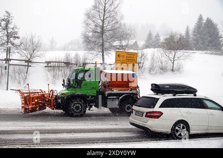 Wintereinbruch im Hochschwarzwald (Baden-Württemberg) - in der Feldbergregion ist der Winter mit kräftigen Schneeschauern zurückgekehrt. Wie hier in F Stockfoto