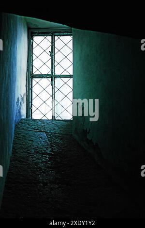 Fenster in den Kerker Stockfoto