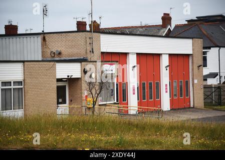 Die Bilder zeigen einige Sehenswürdigkeiten in Porthcawl Town, Bridgend, South Wales, Großbritannien. Einschließlich des neu errichteten Aldi Superstores. Feuer, Rettungsstationen auch Stockfoto