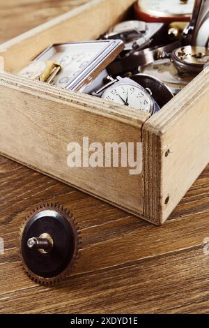 Viele der klassischen mechanischen Uhren Stockfoto