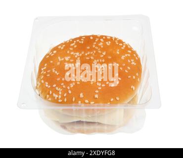 Billiger geschmackloser Hamburger mit Schnitzel und Ketchup in Plastikkiste Stockfoto