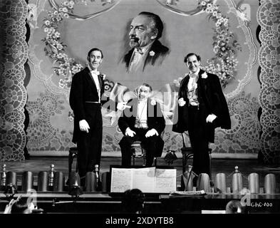 TOMMY TRINDER ANDREA MALANDRINOS und STANLEY HOLLOWAY in CHAMPAGNER CHARLIE 1944 Regisseur ALBERTO CAVALCANTI Original Drehbuch Austin Melford John Dighton und Angus MacPhail Produzent Michael Balcon Ealing Studios / Associated British Film Distributors (A.B.F.D.) Stockfoto