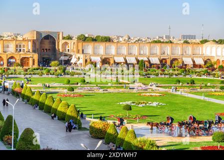 Isfahan, Iran - 23. Oktober 2018: Fantastischer Blick auf den Naqsh-e Jahan-Platz. Stockfoto