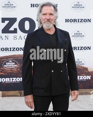 Jeff Fahey Arrives at the HORIZON: EINE AMERIKANISCHE SAGA CHAPTER 1 Los Angeles Premiere, die am Montag, den 24. Juni 2024, im Regency Village Theatre in Westwood, KALIFORNIEN, stattfand. (Foto: Sthanlee B. Mirador/SIPA USA) Stockfoto