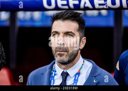 Leipzig, Deutschland. Juni 2024. Gianluigi Buffon, der Leiter der italienischen Nationalmannschaft, war beim Spiel der UEFA Euro 2024 in der Gruppe B zwischen Kroatien und Italien in der Red Bull Arena in Leipzig. Quelle: Gonzales Photo/Alamy Live News Stockfoto
