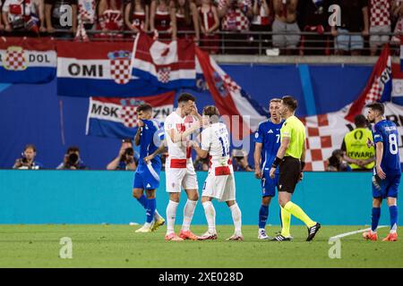 Leipzig, Deutschland. Juni 2024. Luka Modric (10) und Ivan Perisic (14) aus Kroatien waren während des Spiels der UEFA Euro 2024 in der Gruppe B zwischen Kroatien und Italien in der Red Bull Arena in Leipzig zu sehen. Quelle: Gonzales Photo/Alamy Live News Stockfoto