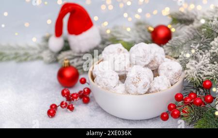 Traditionellen Weihnachtsplätzchen mit Mandeln Stockfoto