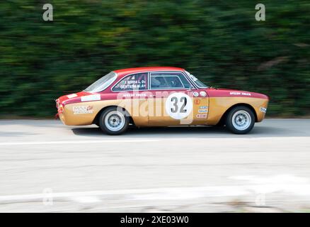 Rallye der Oldtimer ALFA ROMEO GT JUNIOR IM pesaro-RENNEN Stockfoto