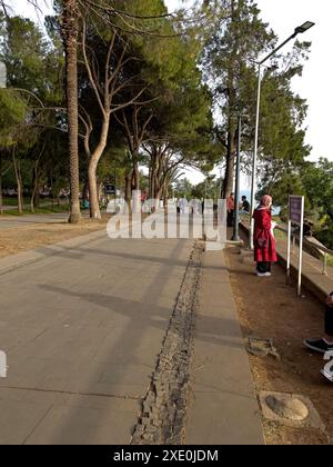 Antalya, Türkei - 22. April 2024, Spaziergang im Karaalioglu Park in Antalya Stadt, Turkiye Stockfoto