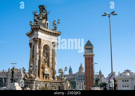 Plaza de Espana in Barcelona mit dem Palast von Montjuic auf der Rückseite Stockfoto