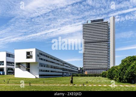 Sitz der Deutschen Welle und des Bürogebäudes Tall Eugen, beherbergt mehrere Organisationen der Vereinten Nationen, Bonn, Nordrhein-Westfalen, G Stockfoto