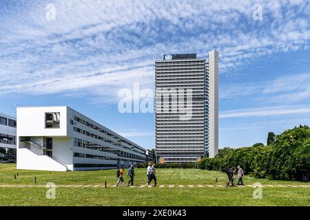 Sitz der Deutschen Welle und des Bürogebäudes Tall Eugen, beherbergt mehrere Organisationen der Vereinten Nationen, Bonn, Nordrhein-Westfalen, G Stockfoto