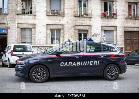 Turin, Italien - 22. Juni 2024: Carabinieri Patrouillenfahrzeug auf den Straßen von Turin gesehen. Stockfoto