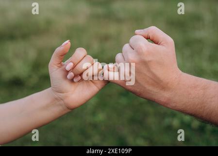 Schema des Handschüttelns und Distanzierens in Psychologie und Körperwissenschaft Stockfoto