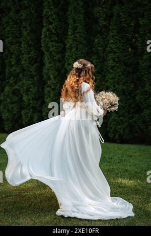 Perfektes Brautkleid am Hochzeitstag Stockfoto