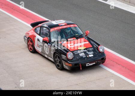 Los Arcos, Spanien-25. Mai 2024: 1990 Porsche 964 (911) auf Circuito de Navarra Stockfoto