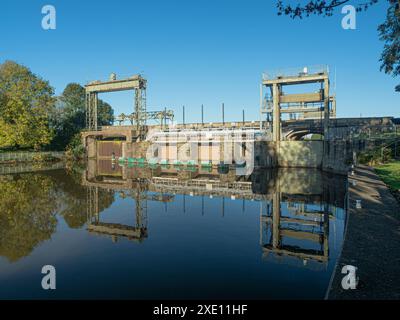 Denver Sluice (Vermuydens Sluice) und River Great Ouse, Teil des Denver Sluice Complex, Denver, Norfolk, England Stockfoto