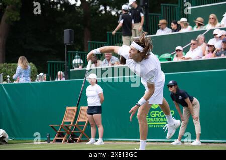 Stoke Poges, Großbritannien. Juni 2024. Der russische Tennisprofi Andrey Rublev spielt am ersten Tag der Boodles im Stoke Park, Stoke Poges, Buckinghamshire, Tennis. Quelle: Maureen McLean/Alamy Live News Stockfoto