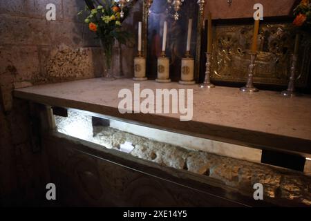 Grab der Jungfrau Maria, die Kreuzfahrerkirche des 12. Jahrhunderts Marienkirche oder Kirche der Himmelfahrt, das Kidron-Tal in der Nähe des Gartens von Gethsemane Stockfoto