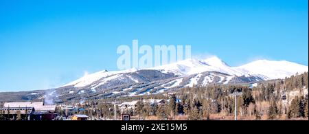 Wunderschöner Sonnenuntergang über breckenridge colorado Skigebiet Stadt Stockfoto