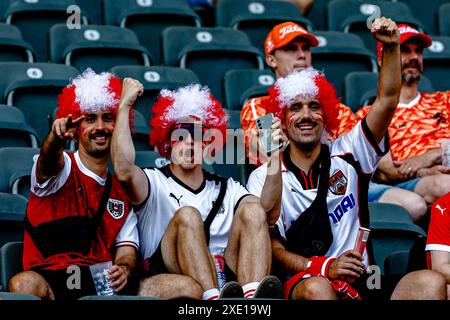 Berlin, Deutschland. Deutschland. Juni 2024. Berlin, Deutschland. Olympia-Stadion, 25.06.2024, Fußball-Europameisterschaft Euro2024, Gruppenspiel Nr. 31 zwischen den Niederlanden und Österreich, Fans von Österreich Credit: Pro Shots/Alamy Live News Stockfoto