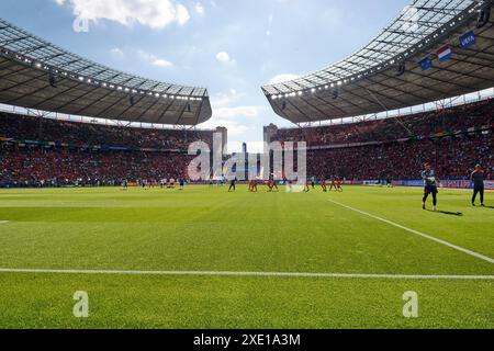 Berlin, Deutschland, 25. Juni 2024. Berlin, Deutschland 25. Juni 2024.Stimmungsbild, Warm Up, Niederlande, Olympiastadion Berlin, GER, UEFA Euro 2024, Fussball Herren, UEFA EM 2024 Matchtag 3, Gruppe D, Niederlande vs. Oesterreich, Niederlande vs. Österreich, 25.06.2024. Foto: Eibner-Pressefoto/ Claudius Rauch/Alamy Live News Stockfoto