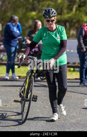 Die einzige Multi-Sport-Spaß-Herausforderung für Frauen, die im Gartan Outdoor Education & Training Centre, Churchill, Letterkenny, Co. Stattfand. Donegal, Irland. Stockfoto