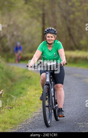 Die einzige Multi-Sport-Spaß-Herausforderung für Frauen, die im Gartan Outdoor Education & Training Centre, Churchill, Letterkenny, Co. Stattfand. Donegal, Irland. Stockfoto